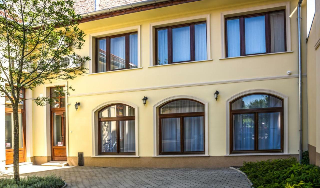 Centrum Apartman Cegléd المظهر الخارجي الصورة